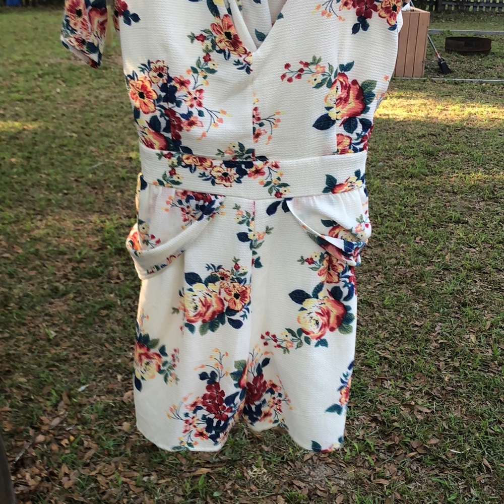 Floral romper - Picture 5 of 8